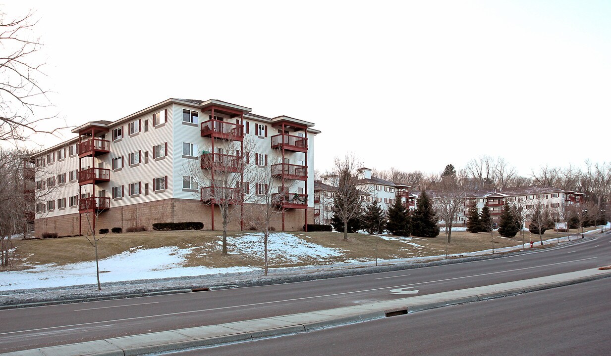 Parkway Cooperative in Burnsville, MN - Foto de edificio