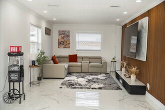 651 NW 42nd Ave in Coconut Creek, FL - Building Photo - Building Photo