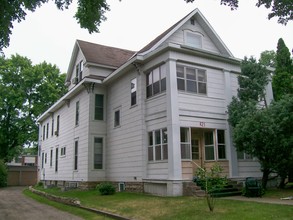 421 6th St SE in Minneapolis, MN - Building Photo - Building Photo