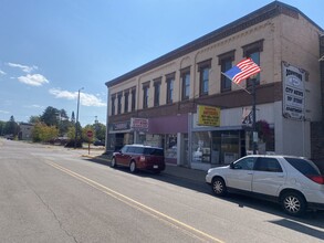 221 S Suffolk St in Ironwood, MI - Building Photo - Building Photo