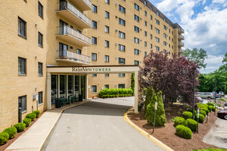 RidgeView Towers in Monroeville, PA - Foto de edificio - Building Photo