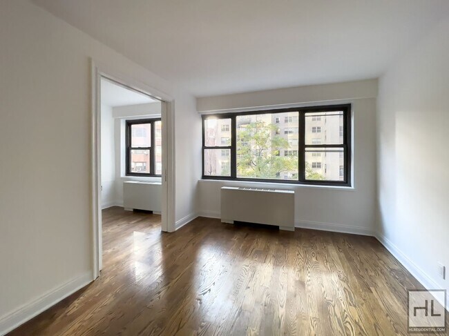 EAST 56 STREET in New York, NY - Building Photo - Building Photo