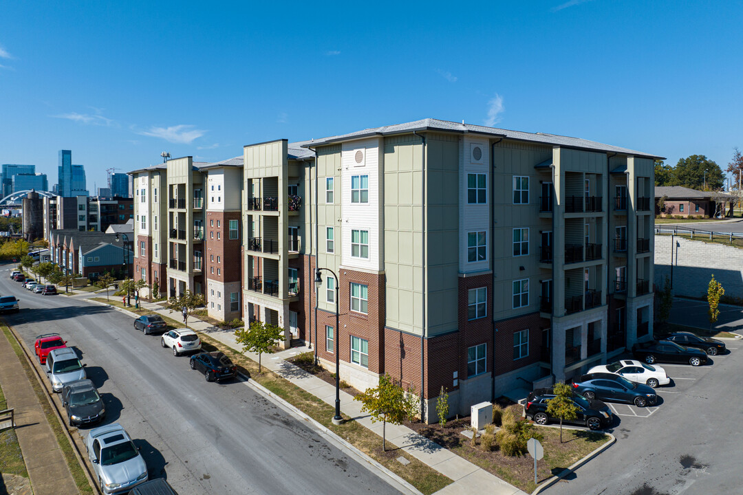 Manning Place in Nashville, TN - Building Photo