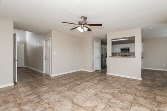 5907 Blonde Canyon in San Antonio, TX - Building Photo - Building Photo