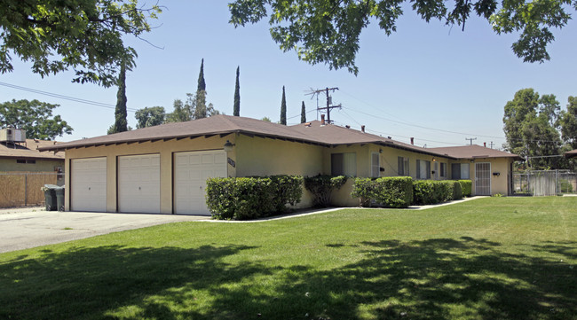 17362-17372 Valencia Ave in Fontana, CA - Building Photo - Building Photo