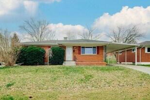 4802 Amesborough Rd in Dayton, OH - Building Photo