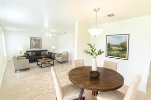 14401 Gurney's Eagle Dr in Elgin, TX - Building Photo