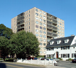 Vista Towers in Stamford, CT - Building Photo - Building Photo