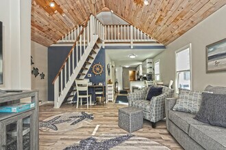 103 Naugatuck Ave in Milford, CT - Building Photo - Building Photo