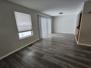 1241 Bradwell Ln in Mundelein, IL - Building Photo - Building Photo