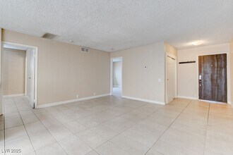 698 Northrop Ave in Las Vegas, NV - Building Photo - Building Photo
