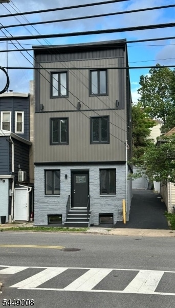 property at 92 Bloomfield Ave