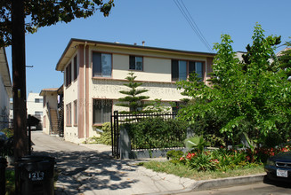 1233 N Ardmore Ave in Los Angeles, CA - Foto de edificio - Building Photo