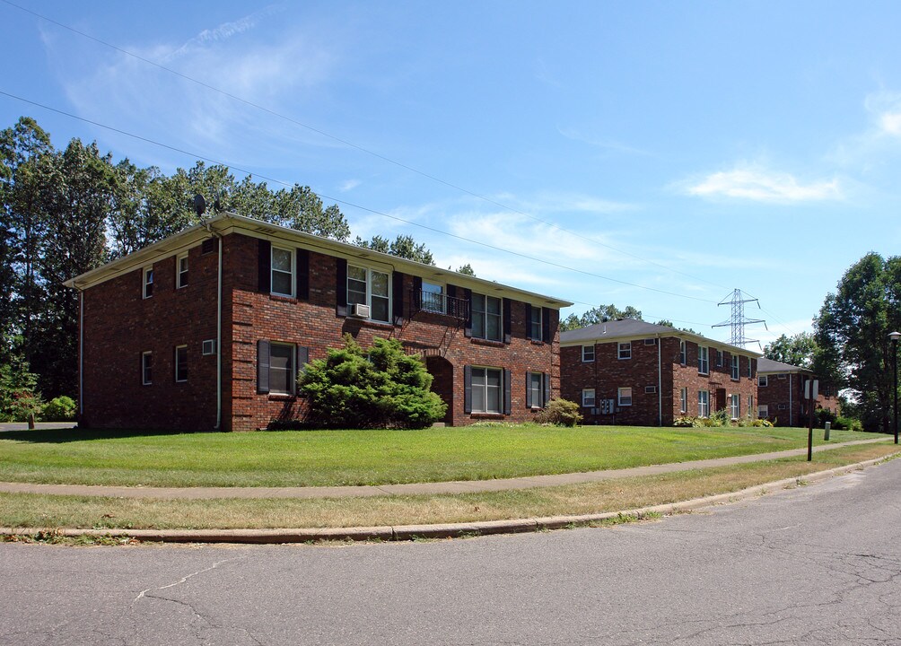 1773-1780 Cardigan St in Niles, OH - Foto de edificio
