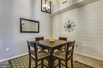 124 Roberts Ln-Unit -100 in Alexandria, VA - Building Photo - Building Photo