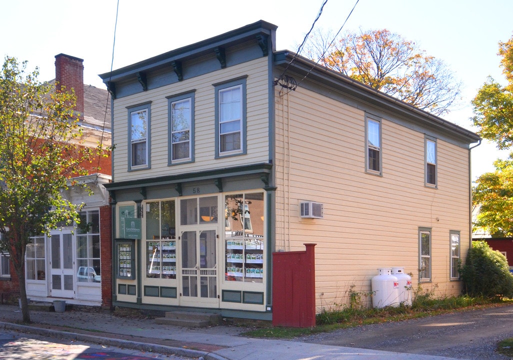 Solidarity House Housing Cooperative in Tivoli, NY - Foto de edificio