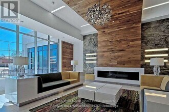 7890 Bathurst St in Vaughan, ON - Building Photo - Building Photo