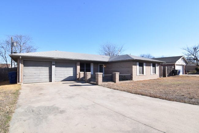 415 Cottonwood Dr in Copperas Cove, TX - Building Photo - Building Photo