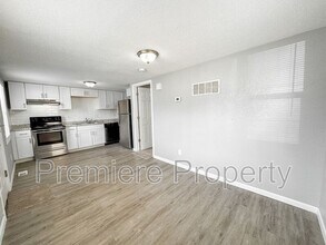 5232 NE Barnes Ave in Kansas City, MO - Foto de edificio - Building Photo