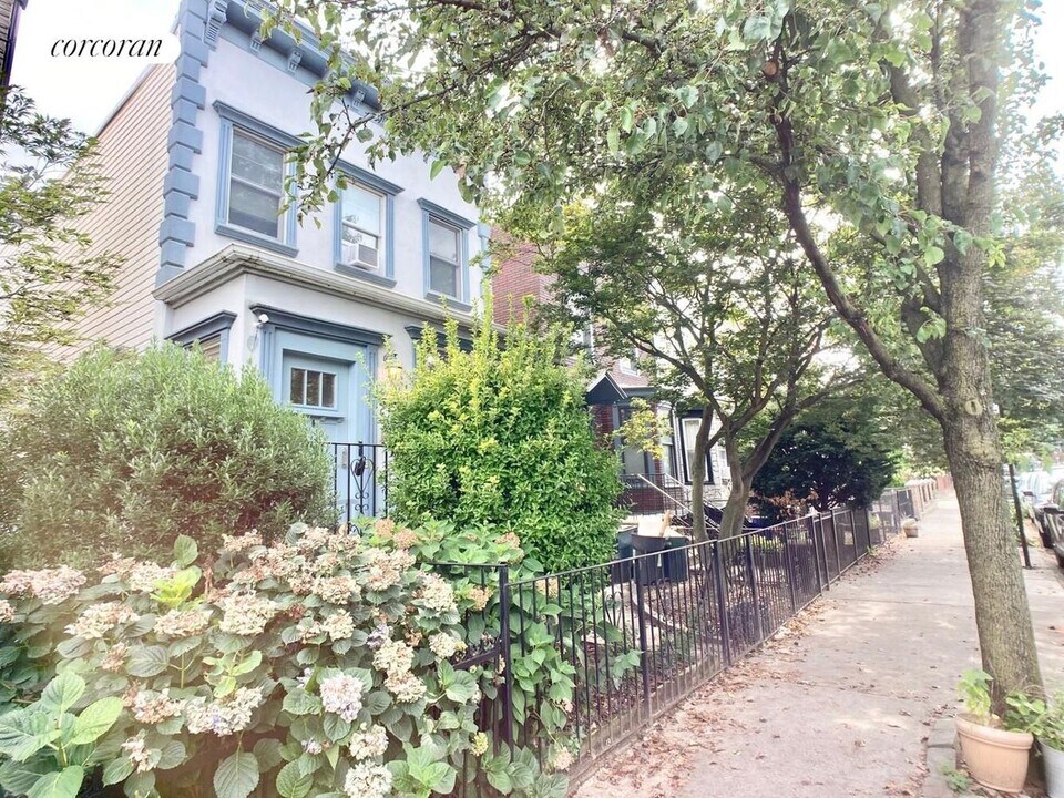 314 Greenwood Ave in Brooklyn, NY - Foto de edificio
