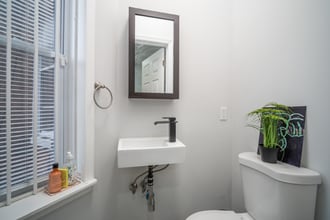 5940 Walton Ave in Philadelphia, PA - Foto de edificio - Building Photo