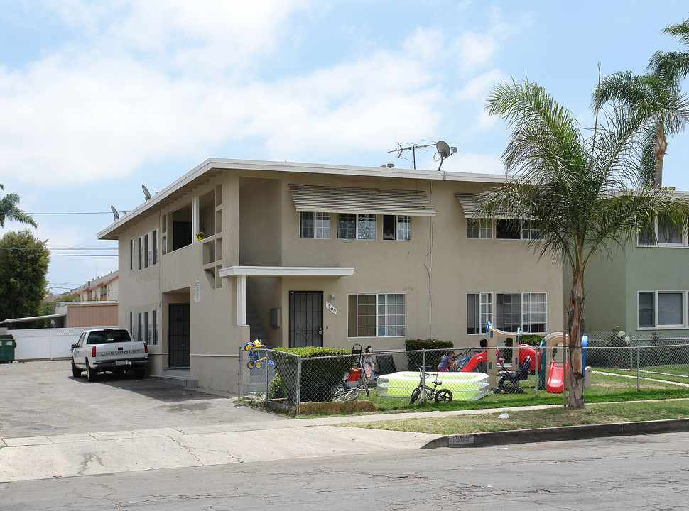 1509 N Van Ness Ave in Santa Ana, CA - Foto de edificio