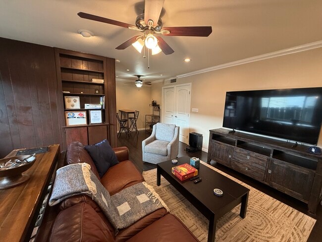 property at 6927 Amherst St