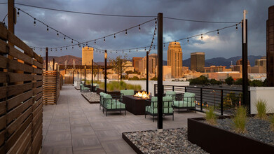 Skyhouse in Salt Lake City, UT - Foto de edificio - Building Photo