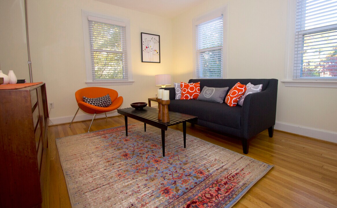 6244 18th St N in Arlington, VA - Building Photo