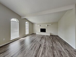 3926 Broken Elm Dr in Spring, TX - Foto de edificio - Building Photo