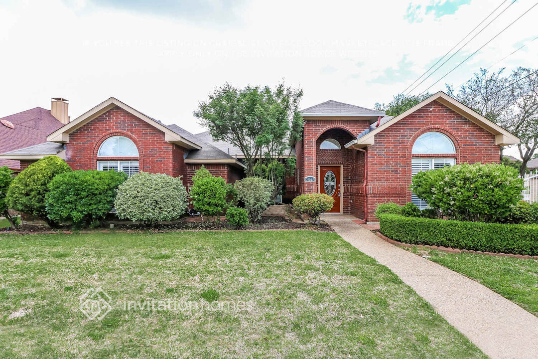 2545 Fox Glenn Cir in Bedford, TX - Building Photo