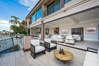 45 Linda Isle in Newport Beach, CA - Building Photo - Building Photo