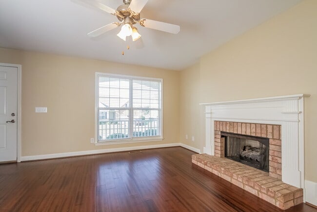 1014 Persimmon Dr in Spring Hill, TN - Building Photo - Building Photo