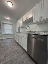 1536 Garland Way in Virginia Beach, VA - Foto de edificio - Building Photo