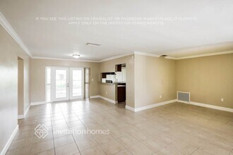 8950 SW 53rd St in Cooper City, FL - Foto de edificio - Building Photo