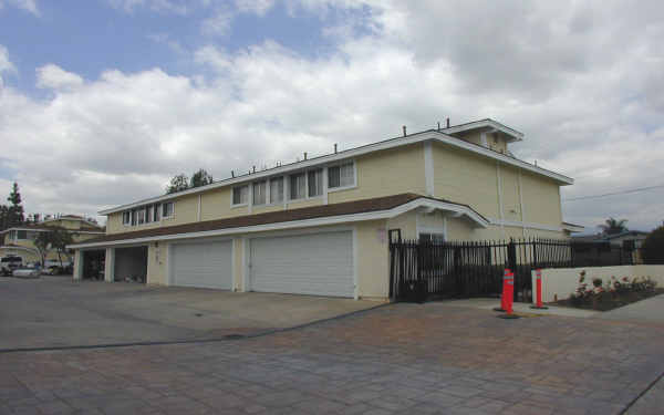 1604 S Campus Ave in Ontario, CA - Building Photo