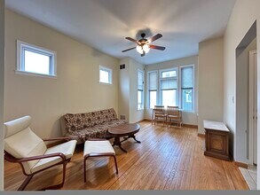 1829 W Melrose St, Unit A01W in Chicago, IL - Building Photo - Building Photo