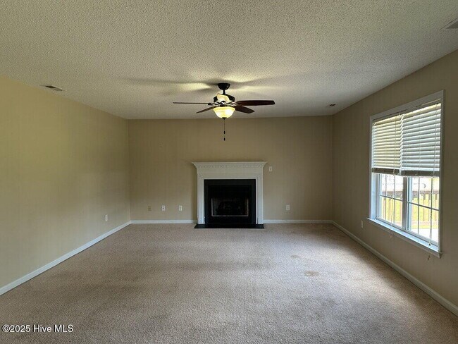 408 Southbridge Dr in Jacksonville, NC - Building Photo - Building Photo