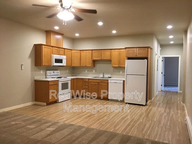 502 SW Evergreen Ave in Redmond, OR - Building Photo - Building Photo