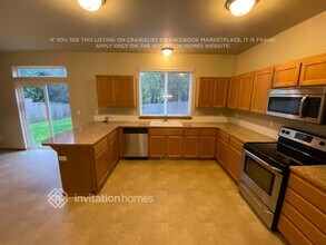 6323 Charlotte Ave SE in Auburn, WA - Foto de edificio - Building Photo