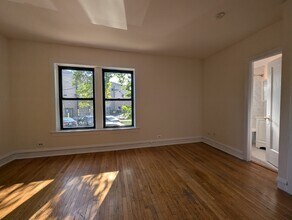 2714 N Spaulding Ave in Chicago, IL - Building Photo - Building Photo