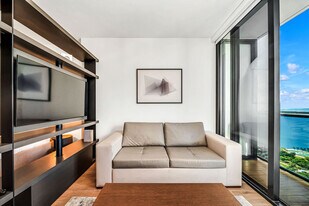 398 NE 5th St in Miami, FL - Building Photo