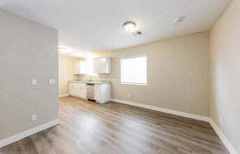 2243 W Roeser Rd in Phoenix, AZ - Building Photo - Building Photo