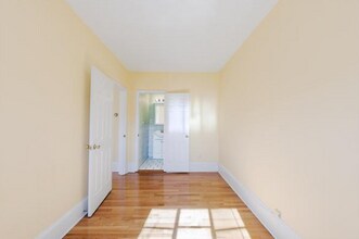517 Beacon St, Unit 12 in Boston, MA - Building Photo - Building Photo