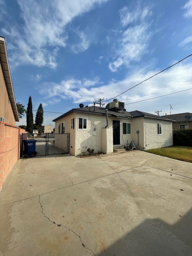 10926 Michael Hunt Dr in South El Monte, CA - Building Photo - Building Photo