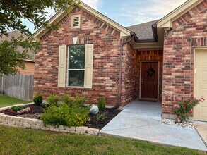 13820 James Garfield St in Manor, TX - Foto de edificio - Building Photo