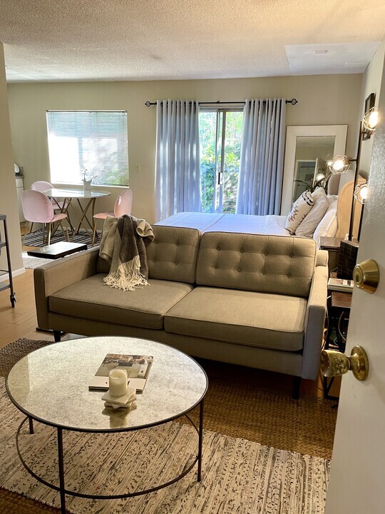 property at 836 N La Jolla Ave