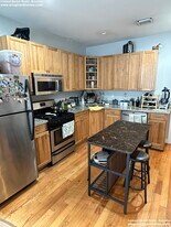 194 Marion St in Boston, MA - Building Photo