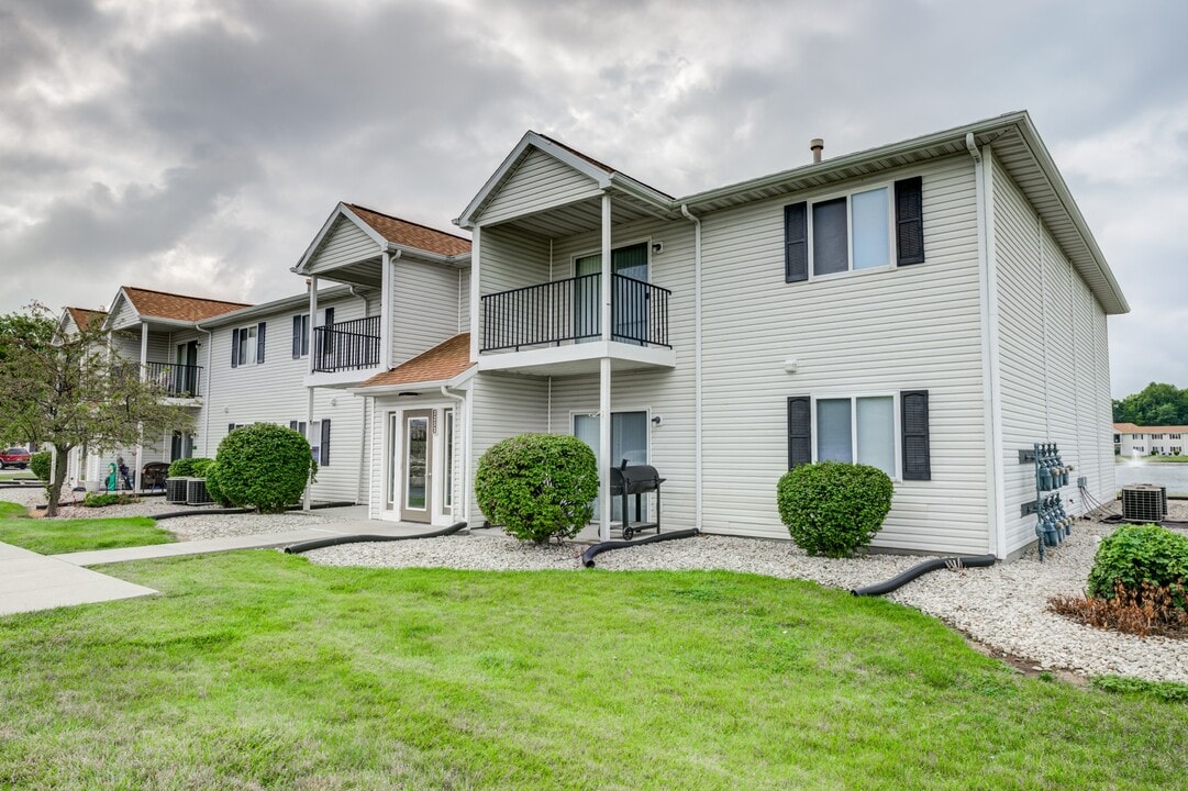 Willow Lake in Lima, OH - Building Photo