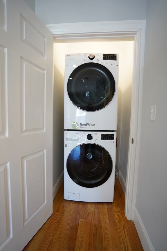 property at 372 Oxford St